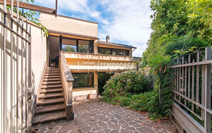 Casa trilocale in vendita in Viale Gonzaga, Olgiate Olona