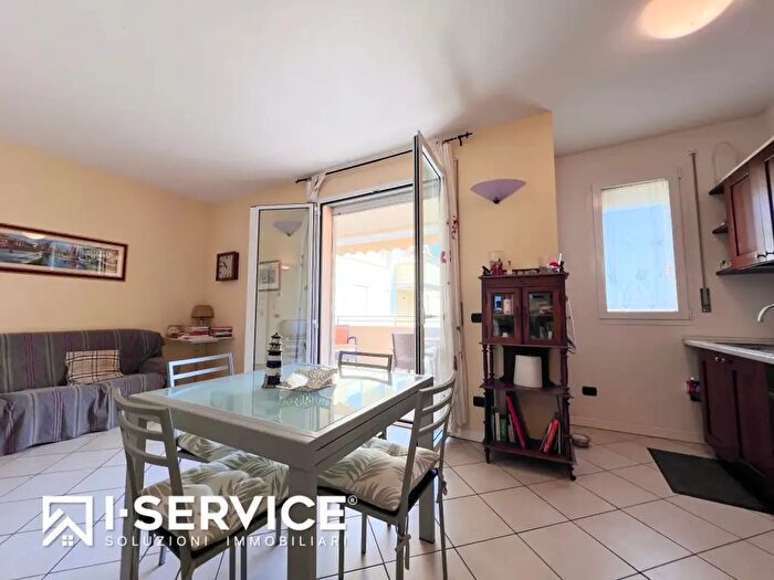 Appartamento trilocale in vendita in Viale Cesare Battisti a, Cesenatico