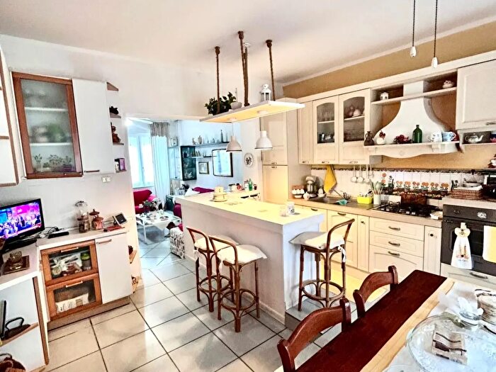 Casa con 6 locali in vendita in Pisa