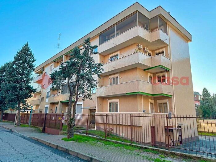 Appartamento trilocale in affitto in Via Mosè, Centro, Opera