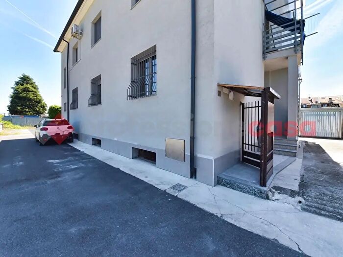 Appartamento trilocale in vendita in Via Scarlatti, Seregno