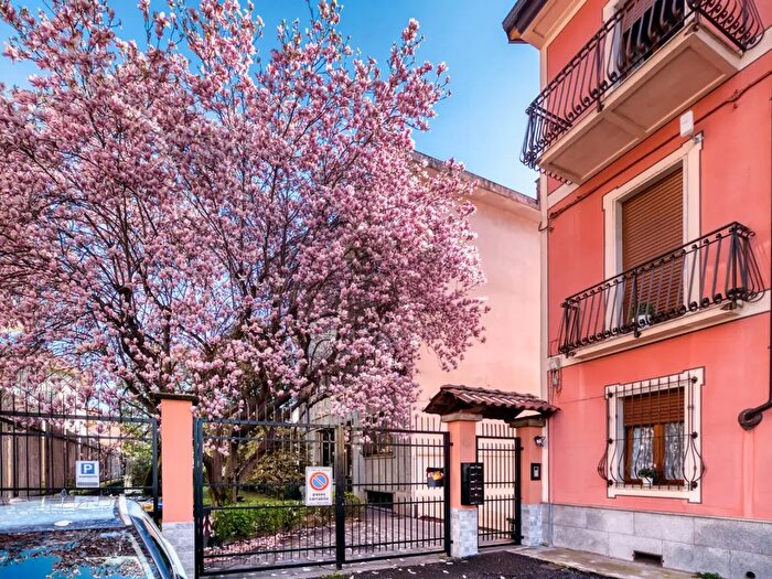 Appartamento quadrilocale in vendita in Via Magnano, Torino