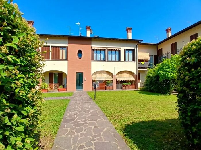 Appartamento quadrilocale in vendita in Via Cardinal Ferrari, Cassano DAdda