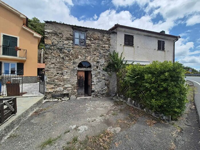 Casa bilocale in vendita in Strada Statale, Deiva Marina