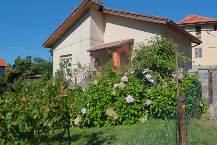 Casa con 6 locali in vendita in Località Poggio, Sassello