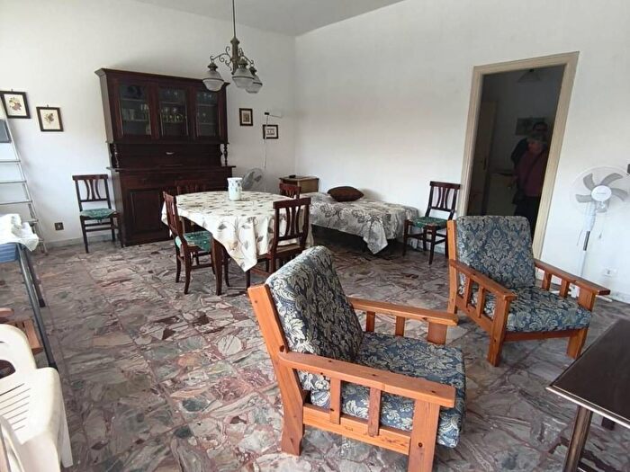 Appartamento quadrilocale in affitto in Via Alessandro Manzoni, Centro, Terracina