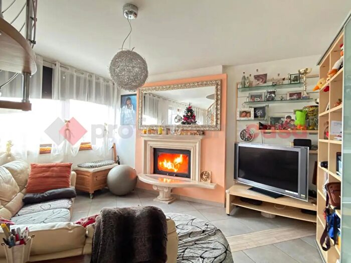 Casa con 9 locali in vendita in Capolona Loc Le Steccioline, Capolona