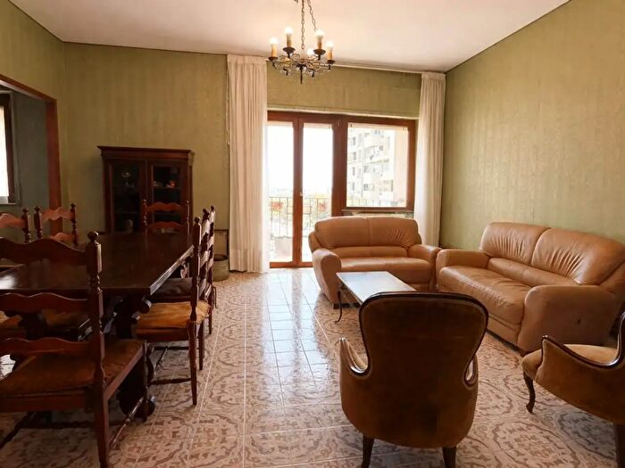 Appartamento con 5 locali in vendita in Cagliari