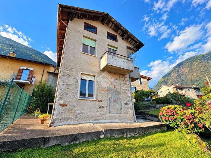 Casa quadrilocale in vendita in Vicolo della Corte, Sondrio