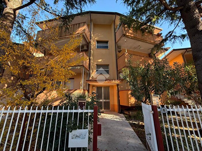 Appartamento trilocale in vendita in Viale Scrivia, Riccione