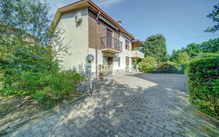 Casa trilocale in vendita in Viale Milano, Caronno Varesino