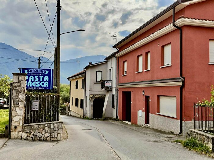 Casa con 6 locali in vendita in Serino
