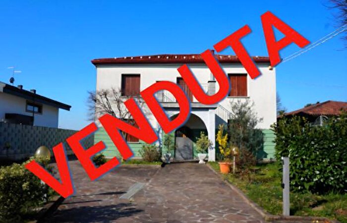 Casa con 6 locali in vendita in Via Roma b, Bonate Sopra