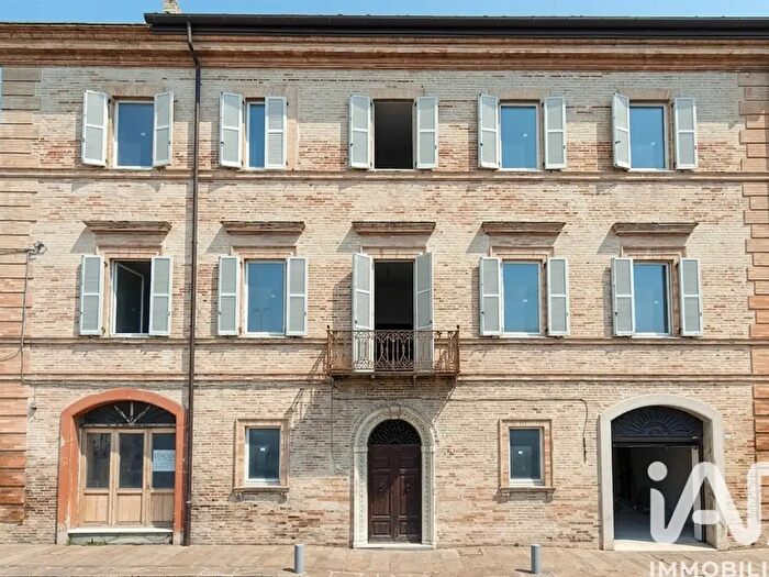 Casa con 20 locali in vendita in Via Roma, Fermo