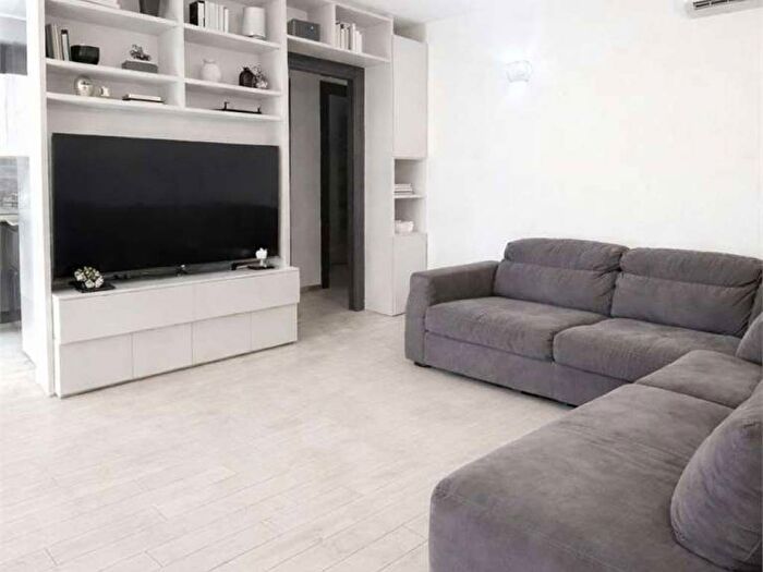 Appartamento trilocale in affitto in via Melis Marini Felice, Piazza Giovanni XXIII, Cagliari