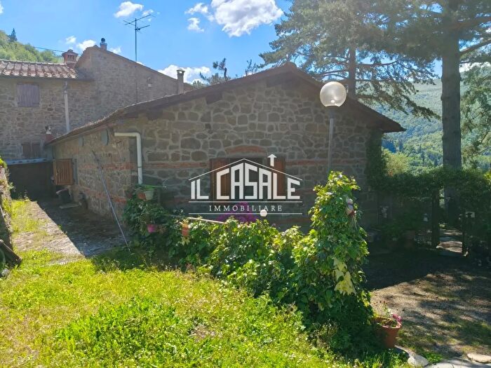 Casa quadrilocale in vendita in Londa