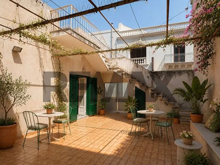 Casa trilocale in vendita in Piazza Duca degli Abruzzi, Ragusa