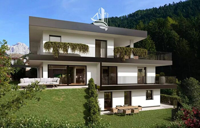 Appartamento trilocale in vendita in Via Catinaccio, Nova Levante