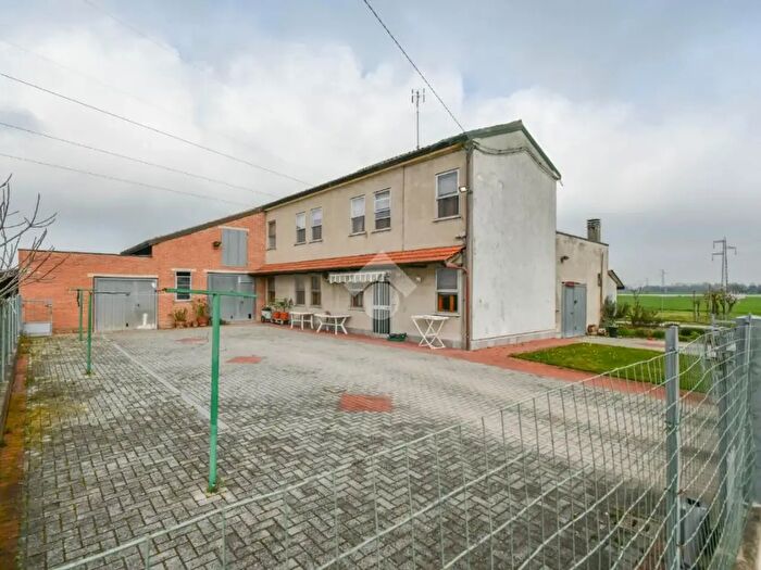 Casa con 5 locali in vendita in Via Padusa, Poggio Renatico