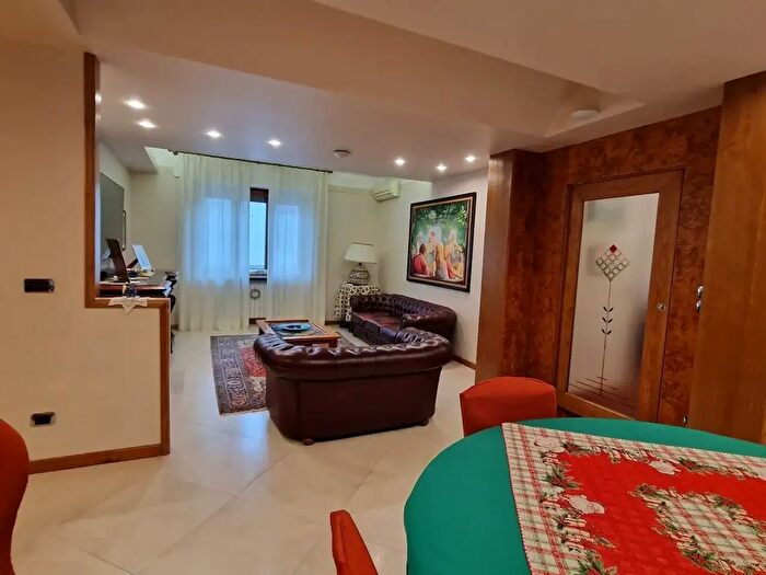 Appartamento trilocale in vendita in Torre Annunziata