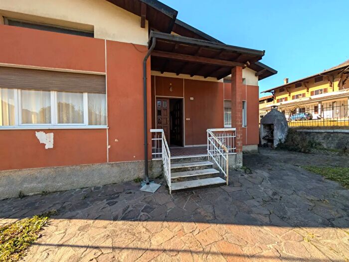 Casa con 7 locali in vendita in Via Angelo Passerini, Vestone