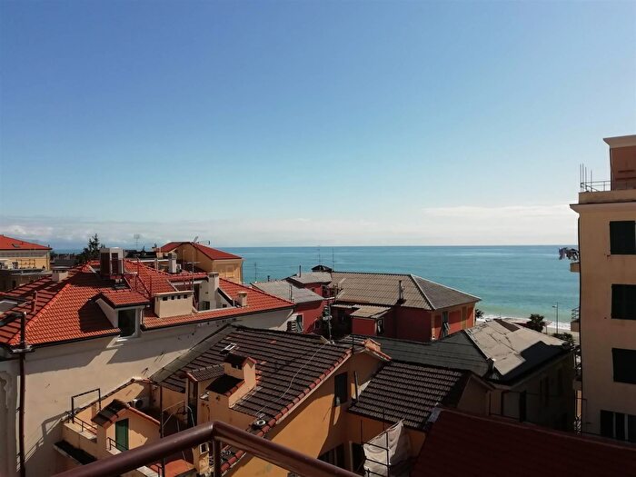 Appartamento quadrilocale in affitto in Varazze