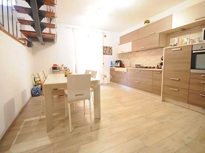 Appartamento quadrilocale in vendita in Via Zarini, Prato