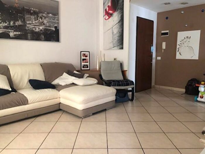 Appartamento trilocale in vendita in Via Novara, Pregnana Milanese