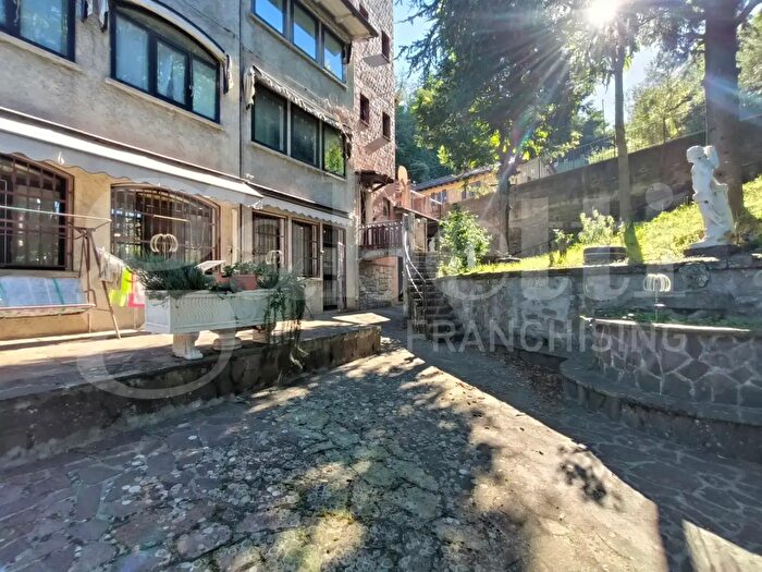 Appartamento con 5 locali in vendita in Via Val di Setta, Monzuno
