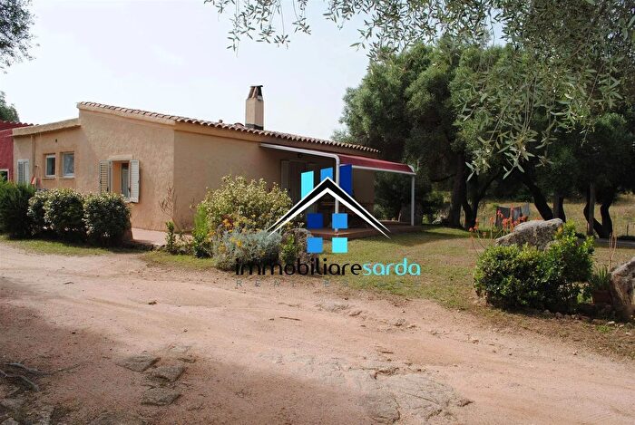 Casa con 6 locali in vendita in Loc Sole Ruiu, Olbia
