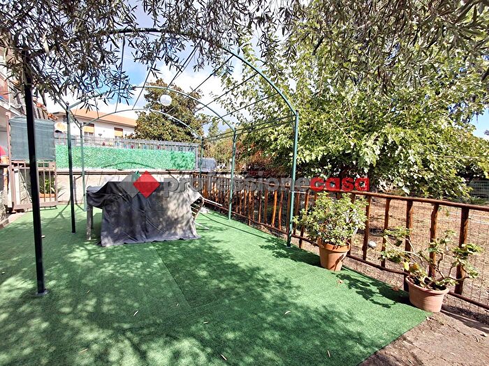 Appartamento trilocale in vendita in Via Ombra, Pedara