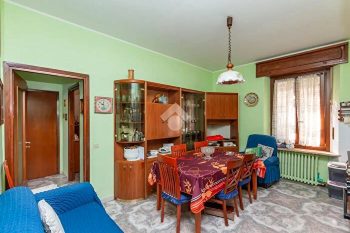 Appartamento trilocale in vendita in Via Candelo, Torino