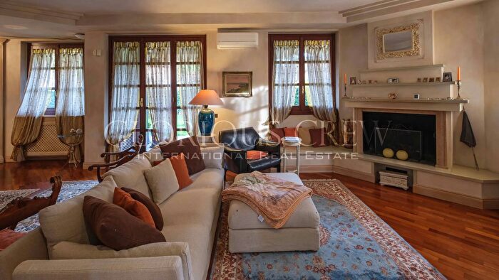 Casa con 6 locali in vendita in Via Monte Rosa, Vedano Al Lambro