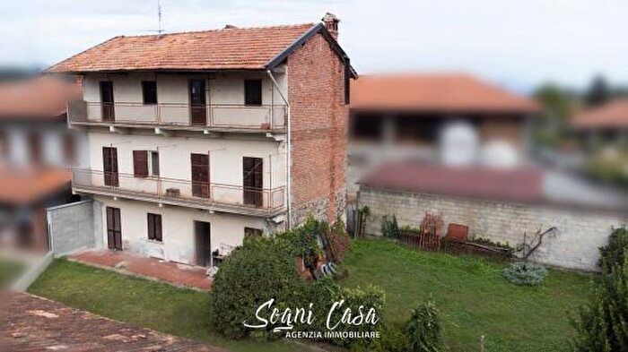 Casa con 6 locali in vendita in Via Roma, Fontaneto DAgogna