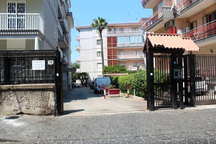 Appartamento quadrilocale in vendita in Via Salvatore Pagliano Portici, Portici