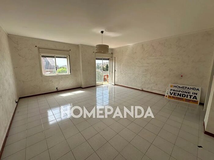 Appartamento trilocale in vendita in Viale delle Medaglie dOro, Catania