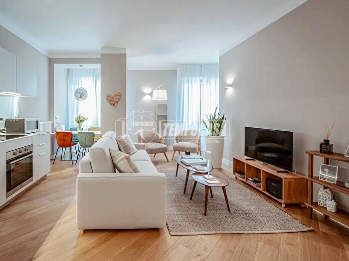 Appartamento trilocale in affitto in Via Melzo, Milano