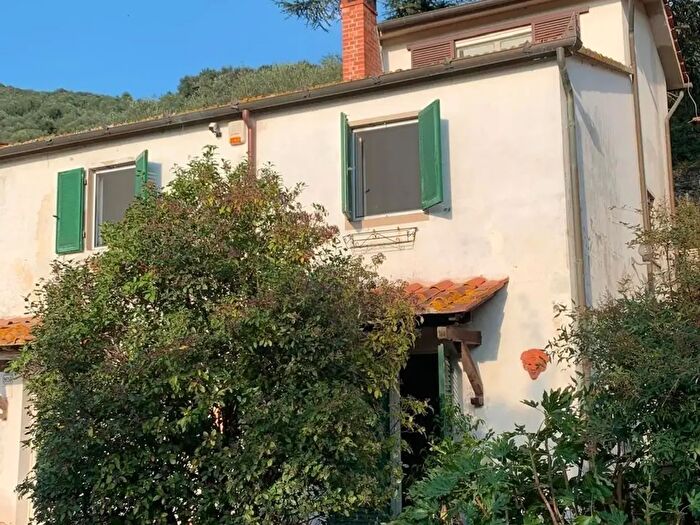 Casa con 7 locali in vendita in Vecchiano