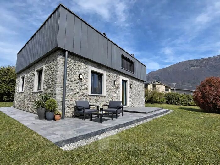 Casa quadrilocale in vendita in Via Europa, Delebio