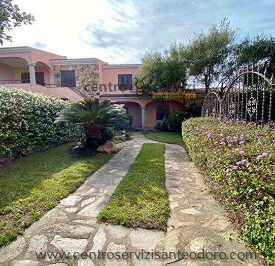 Casa quadrilocale in affitto in Via Alghero, Centro, San Teodoro