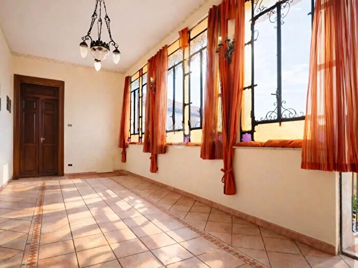 Casa con 14 locali in vendita in Piazza Ubertalli, Brusnengo