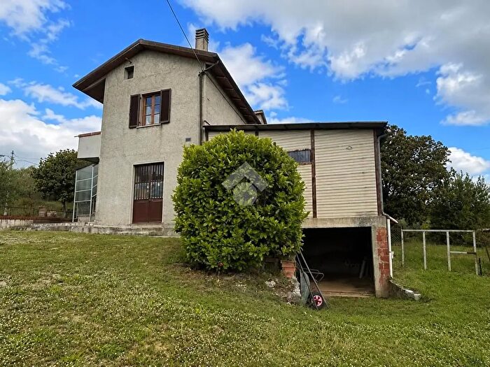 Appartamento con 5 locali in vendita in Via del Chiesino, Civitella In Val Di Chiana