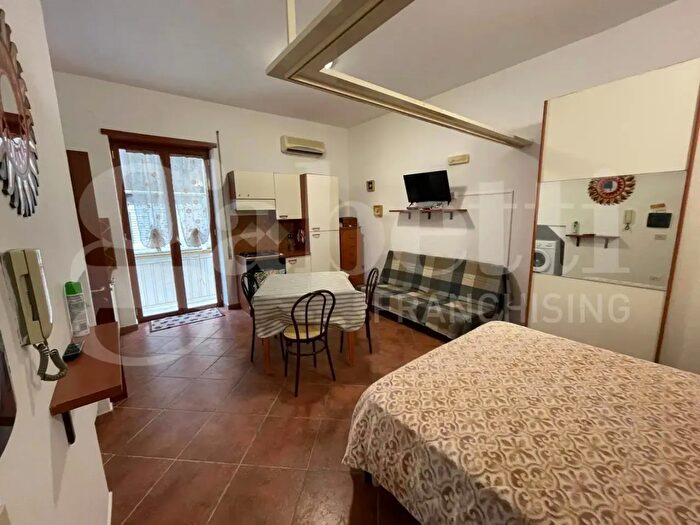 Appartamento monolocale in vendita in Vico Lungomare Caboto, Gaeta