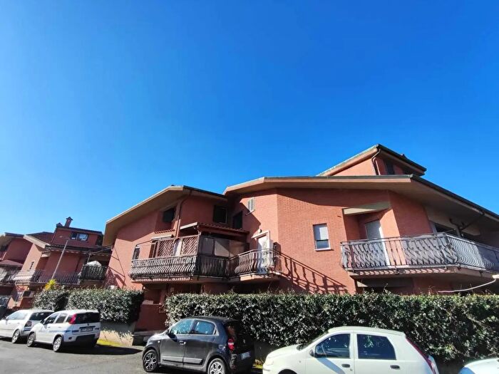 Appartamento trilocale in vendita in Via Colle del Sole, Guidonia Montecelio