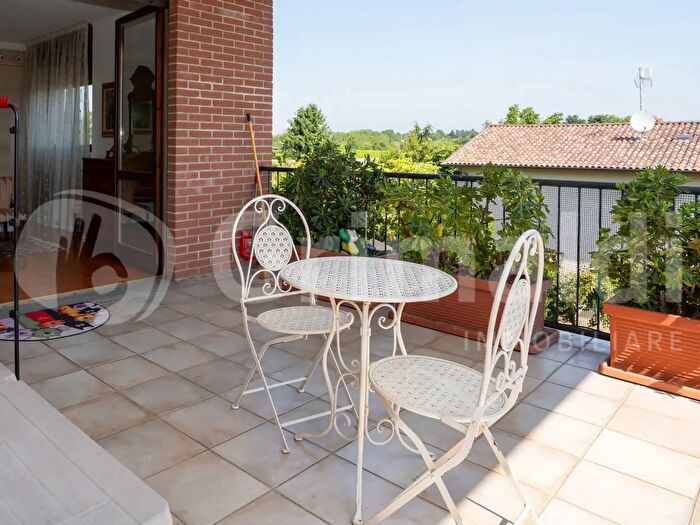 Appartamento quadrilocale in vendita in Via Papa Giovanni XXIII, Lesmo