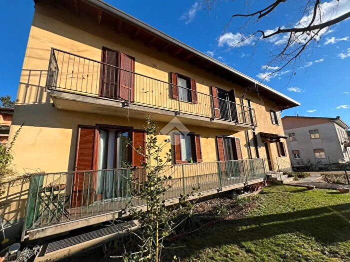 Appartamento bilocale in vendita in Via Giuseppe Giacosa, Varese