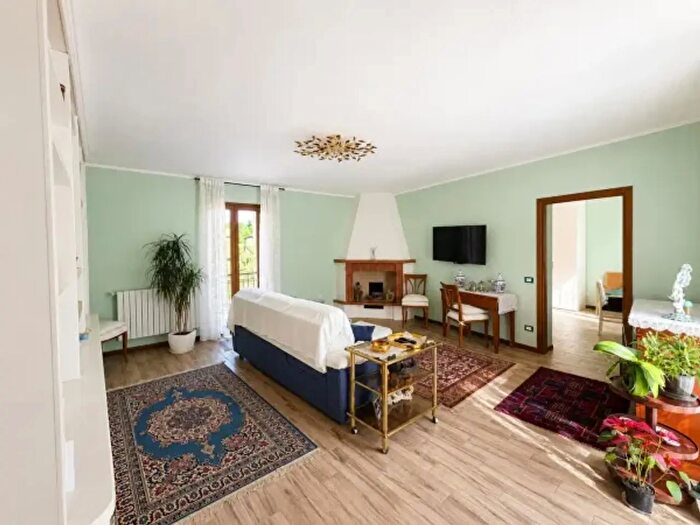 Appartamento trilocale in vendita in Via del Poggio, Bassano Romano