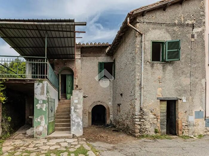 Appartamento con 5 locali in vendita in Via Tuscania, Manziana