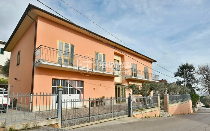 Casa con 5 locali in vendita in Via Don Giovanni Bosco Passatempo, Osimo