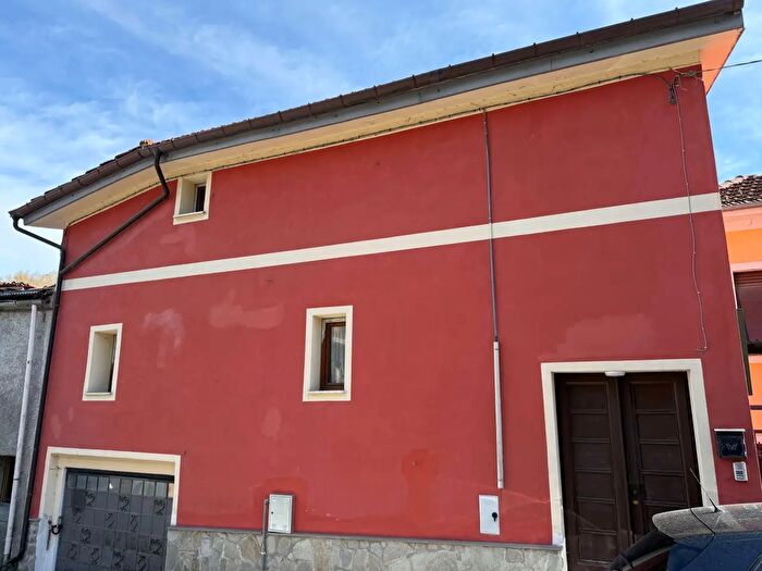 Casa con 6 locali in vendita in Cairo Montenotte